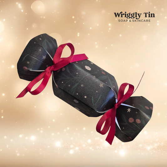 CHRISTMAS CRACKER SETS